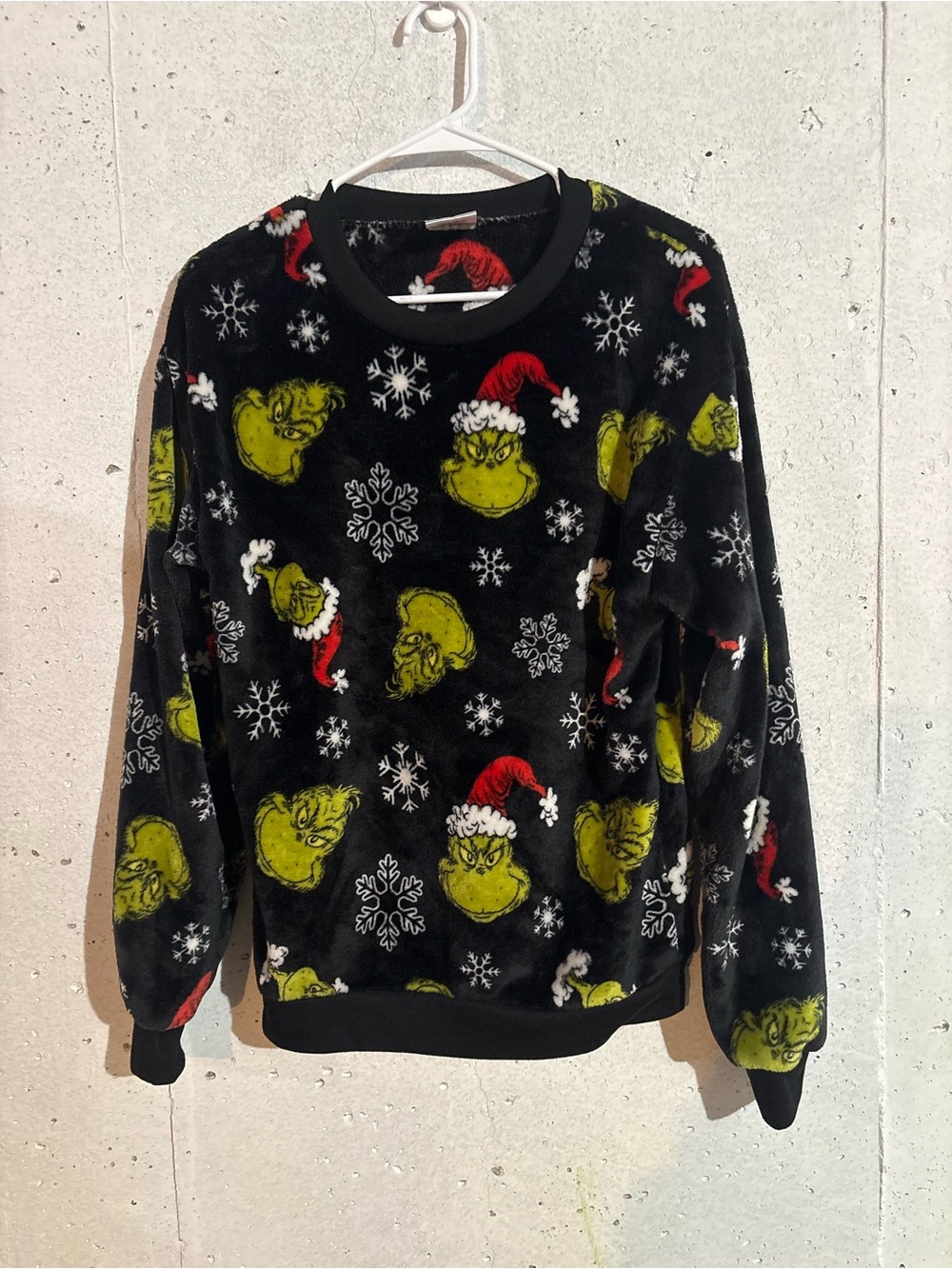 The Grinch Christmas Fuzzy Pullover Sweater | Size: Medium